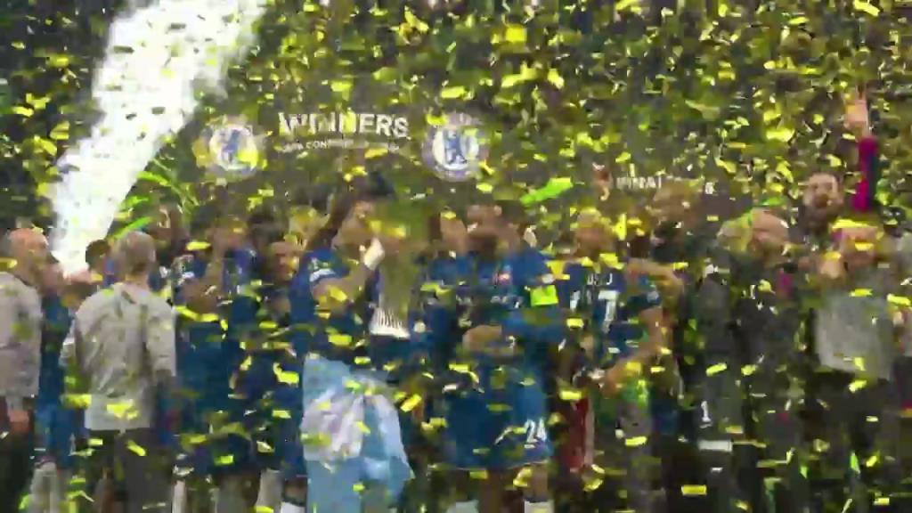 ?榮耀藍軍！歐協聯奪冠捧杯！里斯-詹姆斯高舉獎杯全隊慶祝